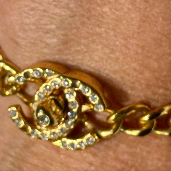 Chanel CC Chain Bracelet - Picture 5 of 14